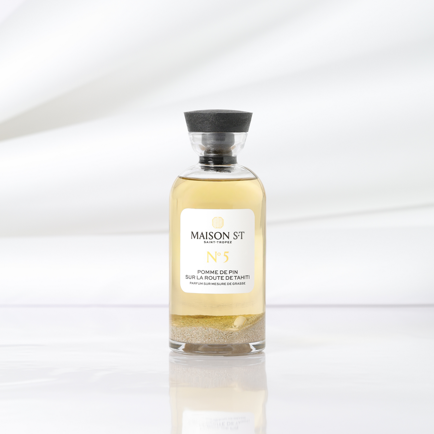 N°5 A pine cone on the road to Tahiti beach