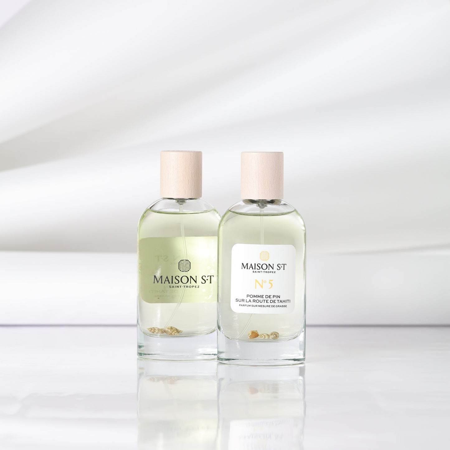 N°5 A pine cone on the road to Tahiti beach