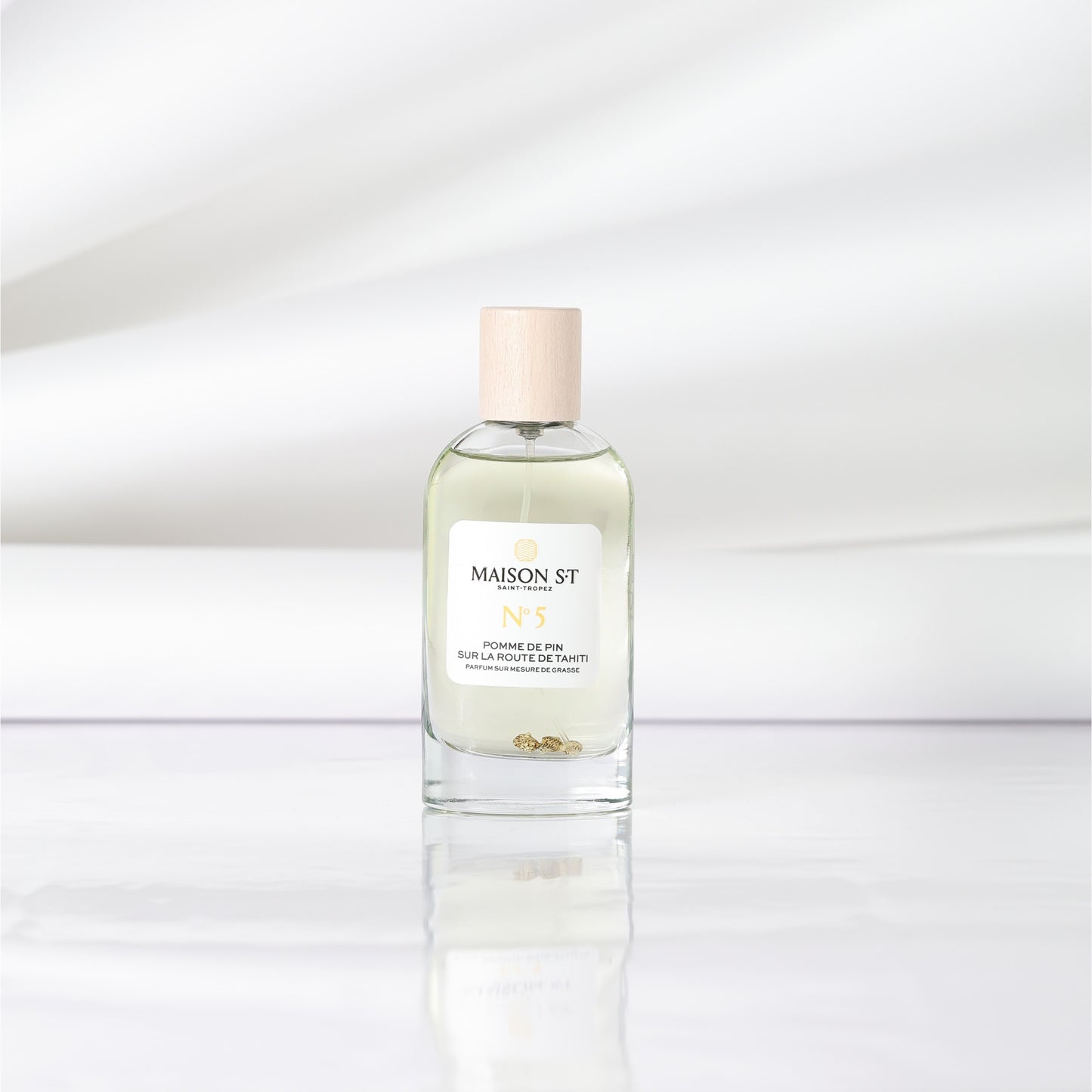 N°5 A pine cone on the road to Tahiti beach