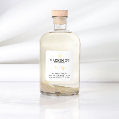 No. 14 The meeting place at La Place des Lices - 1L